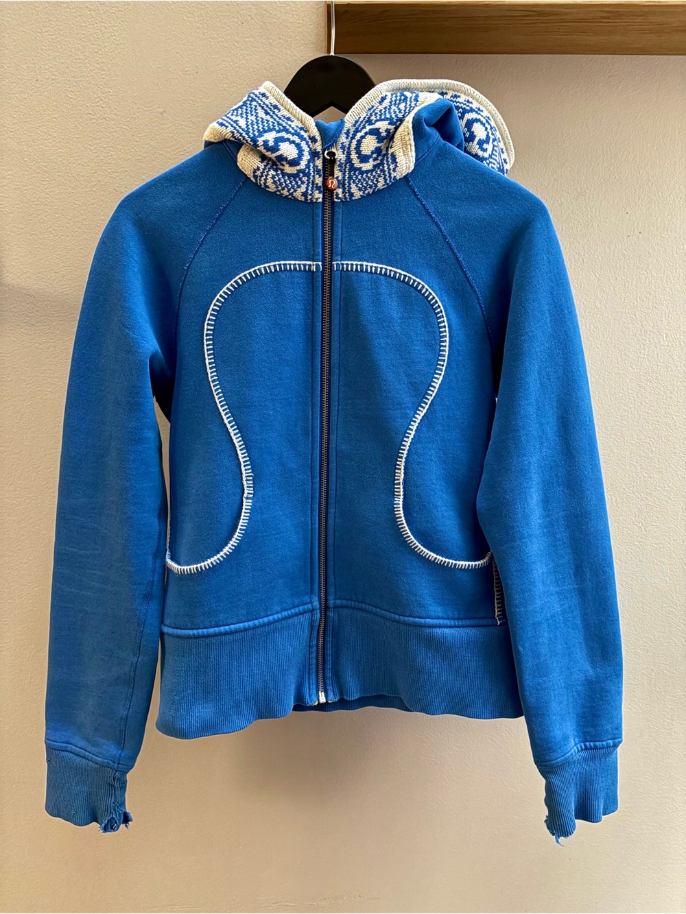 Lululemon rare 2009 Cool Sporting Event special edition scuba hoodie Size 6 S/M